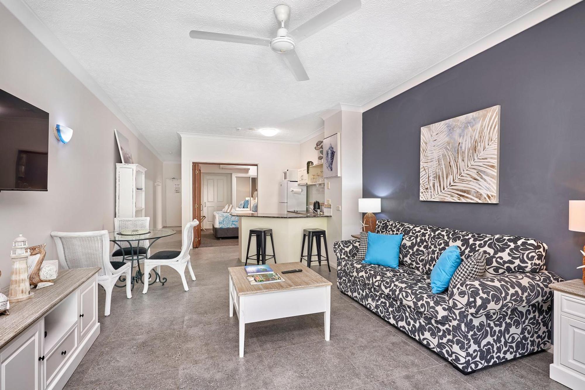 Alassio Apartments With Direct Pool Access Παλμ Κόουβ Δωμάτιο φωτογραφία