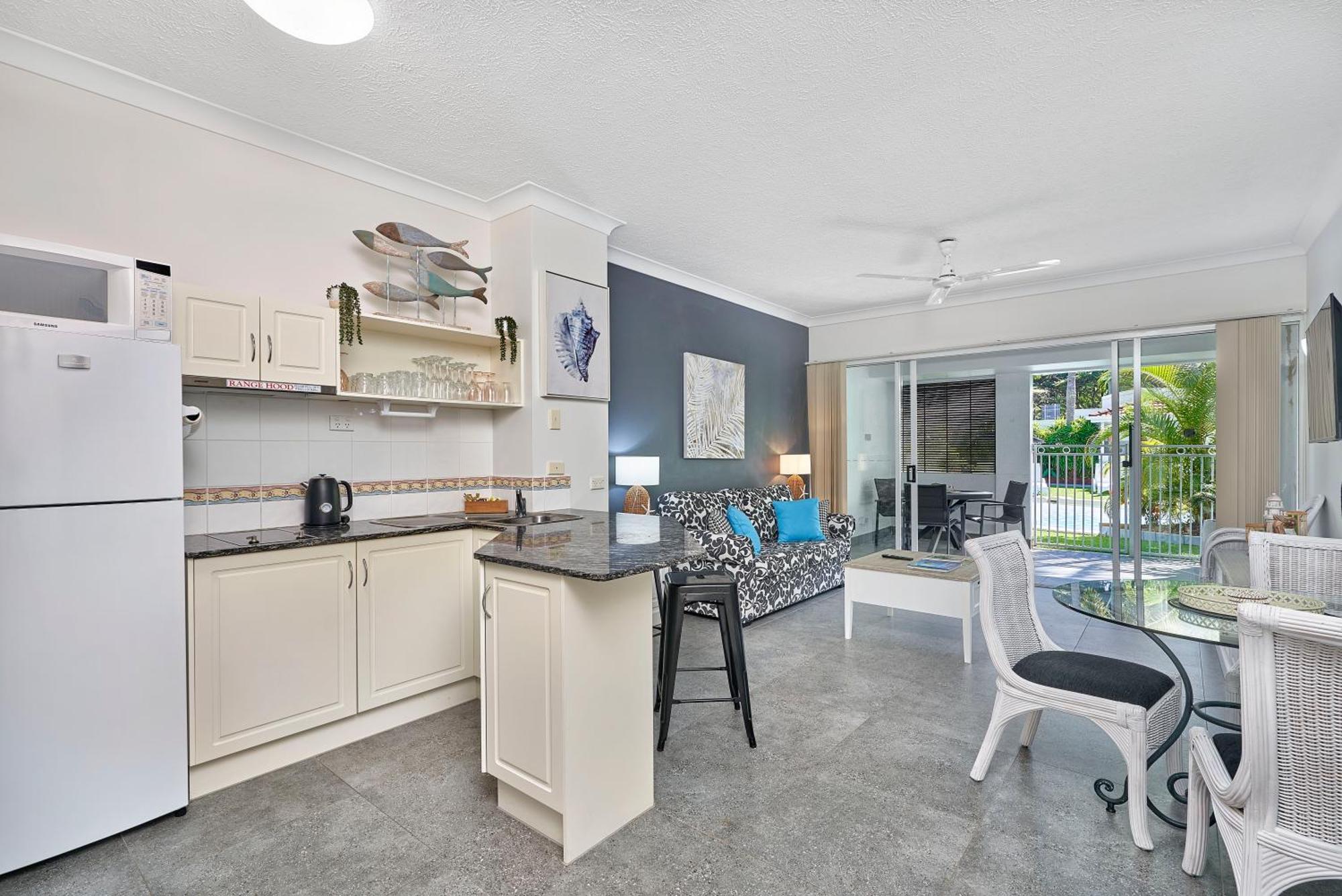 Alassio Apartments With Direct Pool Access Παλμ Κόουβ Δωμάτιο φωτογραφία